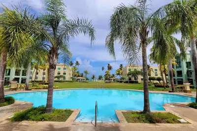 Image de Aquatika Family Beachfront Pool Golf Tennis Pickel