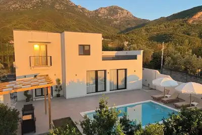 Image de Poolside Bliss - Escape & Relax