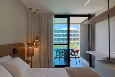 Image de Luxury family apartment with jacuzzi in a resort.