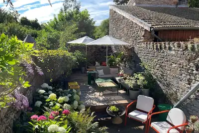 Image de La Maison des Couturières: Maison au cœur de la cité Cluny