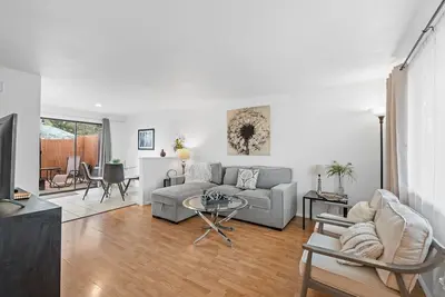 Image de Private Courtyard Duplex | Grill + Fast WiFi
