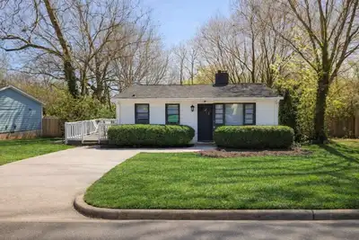 Image de Charming Pet Friendly Ranch Style Family Home