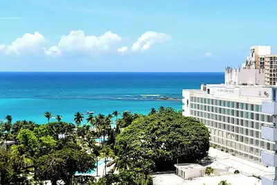 Penthouse Luxe: Ocean, Pool, Mountain & Sju Views