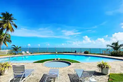 Image de Family Retreat: Oceanfront Balcony Private Terrace