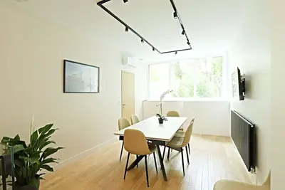 Duplex d’Exception avec Sauna & Salle Cinéma, centre de Paris