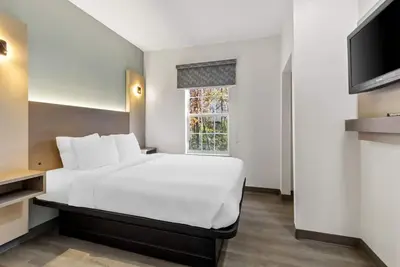 Image de Family Suite with Fully Equipped Kitchen Near Moore Park and Frankie's Fun Park