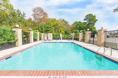 Image de Room for Business or Leisure Near Downtown Tyler - Just 4. 5 Miles Away!