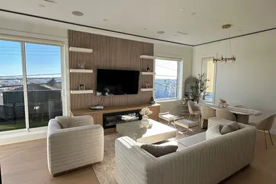 Image de Brand New Modern 3br Laneway House