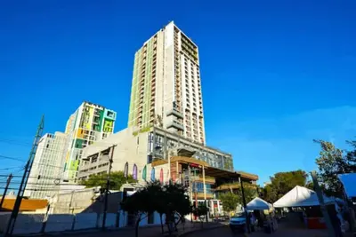 Image de Lujoso Departamento con doble altura, 3 recámaras y 2 pisos en zona La Purísima