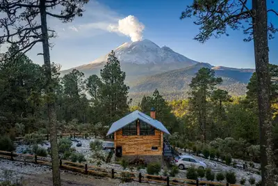 Image de Cozy off-grid cabin with direct views of active volcano - from Cdmx or Puebla