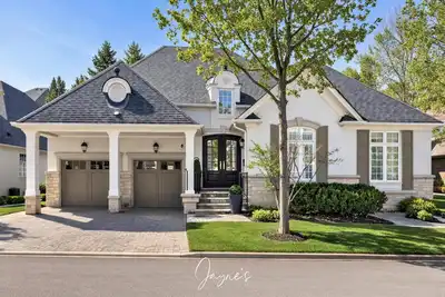 Image de Private Estate Living on Hidden Grove Lane