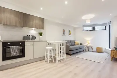 Image de Bournemouth apartment walking distance to beach