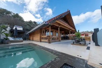 Image de Cabin Tranquil Organic Heated Pool