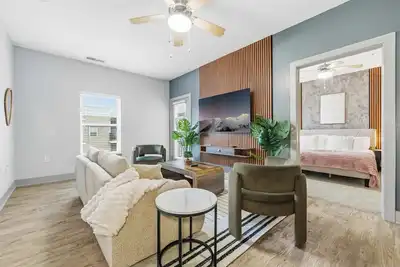Image de March Madness Stay|Cozy 2br+Free Parking Near Dt