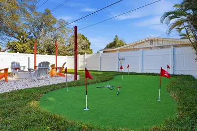 Image de Poolside Retreat • Sleeps 8 • Putt Putt • Hot Tub