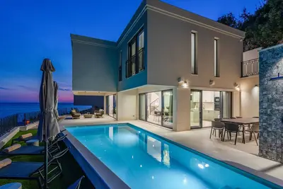 Image de Superbe maison à Mlini avec sauna