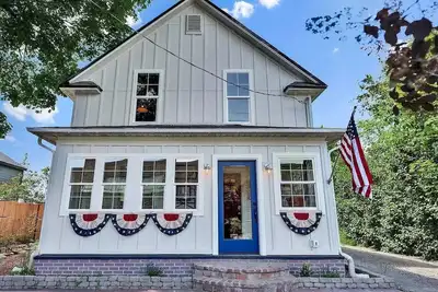 Image de Walk to Downtown - Hot Tub - Outdoor Space - Ac