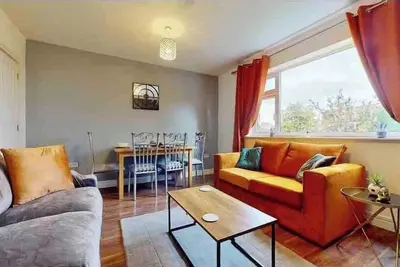 Image de Stylish 2Bed |Perfect for Business |WiFi + Parking