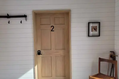 Image de The Cork Cottages Unit 2, Arcade Table, 1k/1q 2 Bath, New and Modern