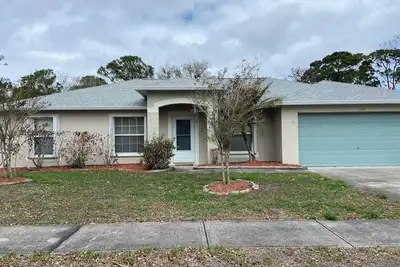 Image de Tranquil 3-bedroom house with Ac 10 minutes from the beach in Melbourne.