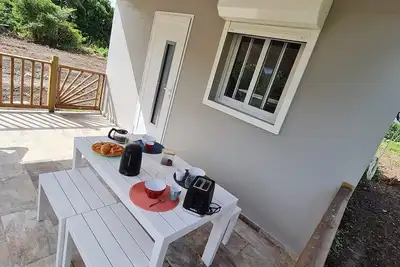 Image de Maison en pleine nature à 10 minutes de la mer. Idéale pour couples et familles