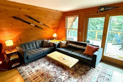Image de Cozy Family-Friendly A-Frame - 5 min to Windham Mt with Ac