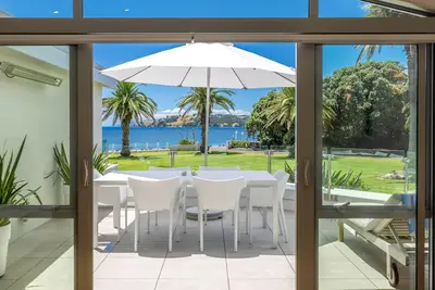 Beachfront 25 The Strand | Moana