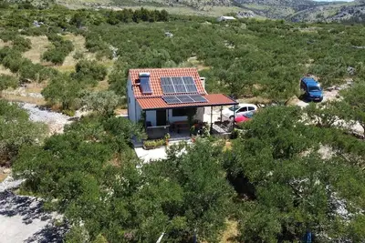 Image de Maison de vacances de style Robinson Crusoé isolée Marina, Trogir (K-25320)