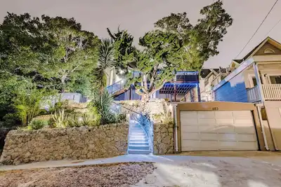 Elegant King Retreat | Deck + Garage