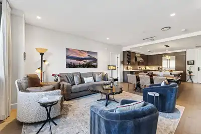 Image de Modern Condo + Pool Access + Hot Tub + Ski Shuttle | Mountain Dream at Frontgate