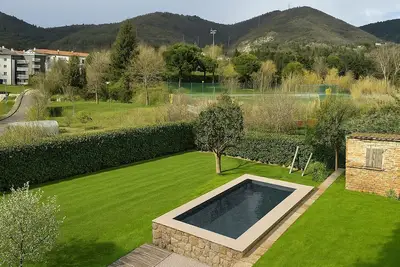 Image de Fiori e Terra, deux appartements indépendants loués ensemble en une maison de vacances avec piscine privée dans Les Marches en Italie!