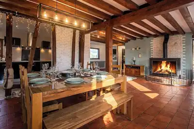 Image de Maison 4ch avec cheminée, billard et jardin