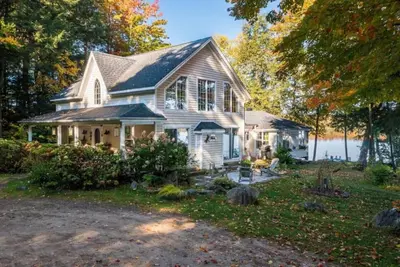Image de Picturesque Waterfront Cottage, 3br & Dock