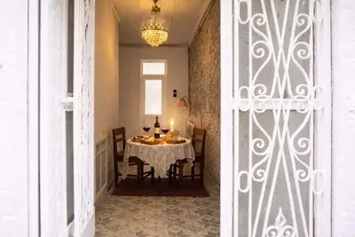 Image de Historic Stone House with Terrace in Kemeraltı