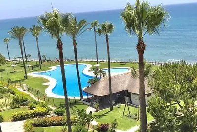 Image de Ground floor 2 bd, 2 bth apt, beachfront complex in Calahonda, Mijas