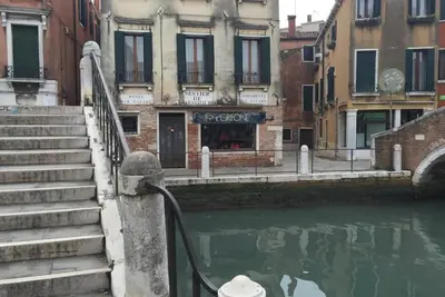 Image de 2 rooms apart Venice resorts 1 near bus and train