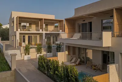 Kiva Luxury Suites & Villas
