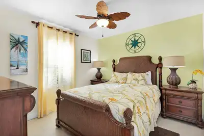 Image de Enjoy the Florida Keys like a local with this Private Waterfront Home with Pool