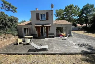 Image de Villa dans les pins proche plage, parking et animaux acceptés