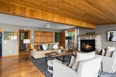 Image de Lakefront getaway near Sleeping Bear Dunes