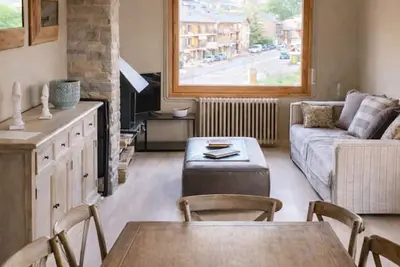 Image de CaL QuEROL Llivia Premium  -  Estilo y calidez