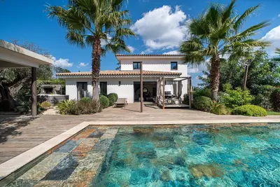 Image de Eden Balinais  Piscine Chauffée Spa  9 pers