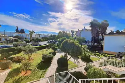 Image de Domaine agréable paisible Terrain de tennis, jacuzzi, piscine intérieur, extérieur