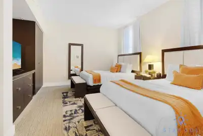 Image de 1br Stylish Apt w/ Private Balcony + Amenities