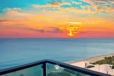 Image de Modern Luxury by the Sea | 2br, Pool & Gym