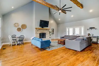 Image de *New* Pickleball ~ Pool ~ Basketball ~ Hot Tub