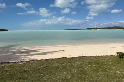 Image de Beachfront Home located at Coco Bay on the leeward side of Green Turtle Cay