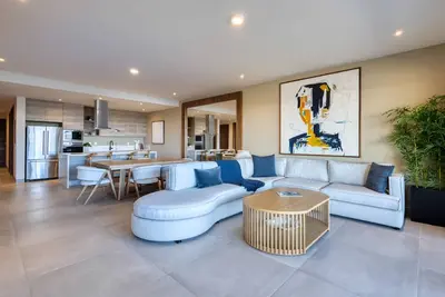 Image de Spacious vacation condo with pickleball, Netflix, gym, resort pools & playground