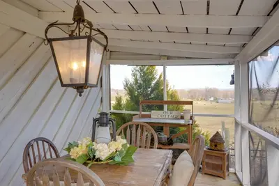 Image de 'Farm House at Fairview' Rustic Retreat in Amherst