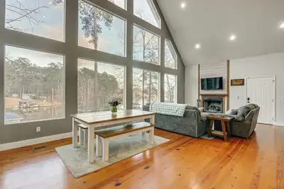 Image de Lakefront Getaway w/ Boat Slip & Dock in Sparta!